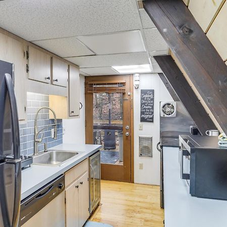 A-Frame Cabin With Hot Tub 1 Mi To Beech Mountain! Εξωτερικό φωτογραφία
