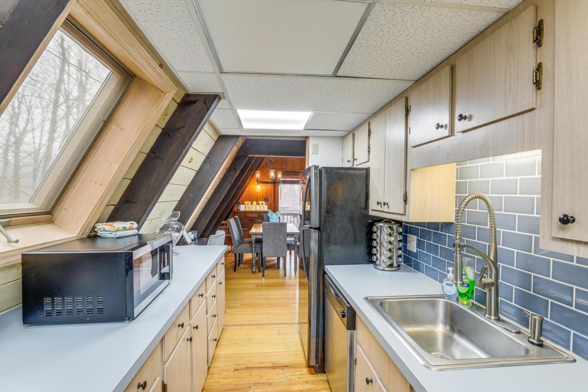 A-Frame Cabin With Hot Tub 1 Mi To Beech Mountain! Εξωτερικό φωτογραφία