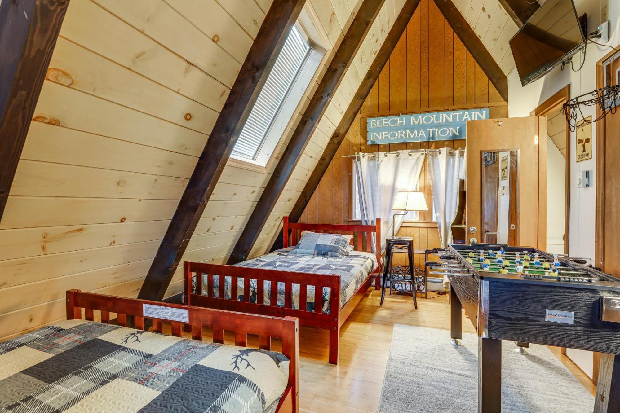 A-Frame Cabin With Hot Tub 1 Mi To Beech Mountain! Εξωτερικό φωτογραφία