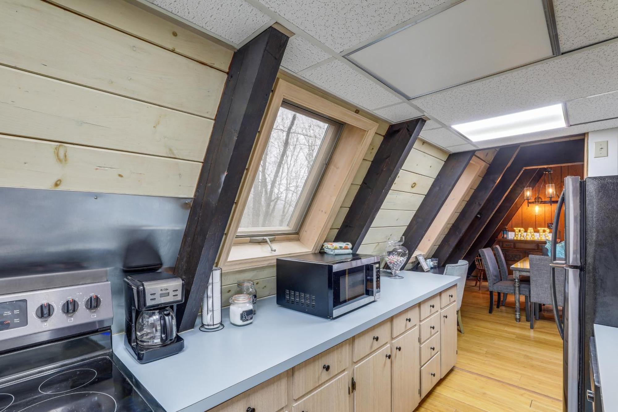 A-Frame Cabin With Hot Tub 1 Mi To Beech Mountain! Εξωτερικό φωτογραφία