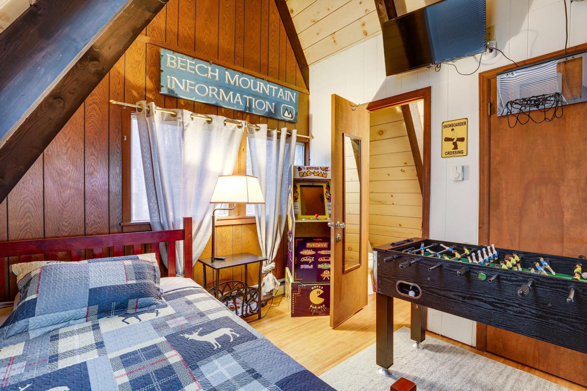 A-Frame Cabin With Hot Tub 1 Mi To Beech Mountain! Εξωτερικό φωτογραφία