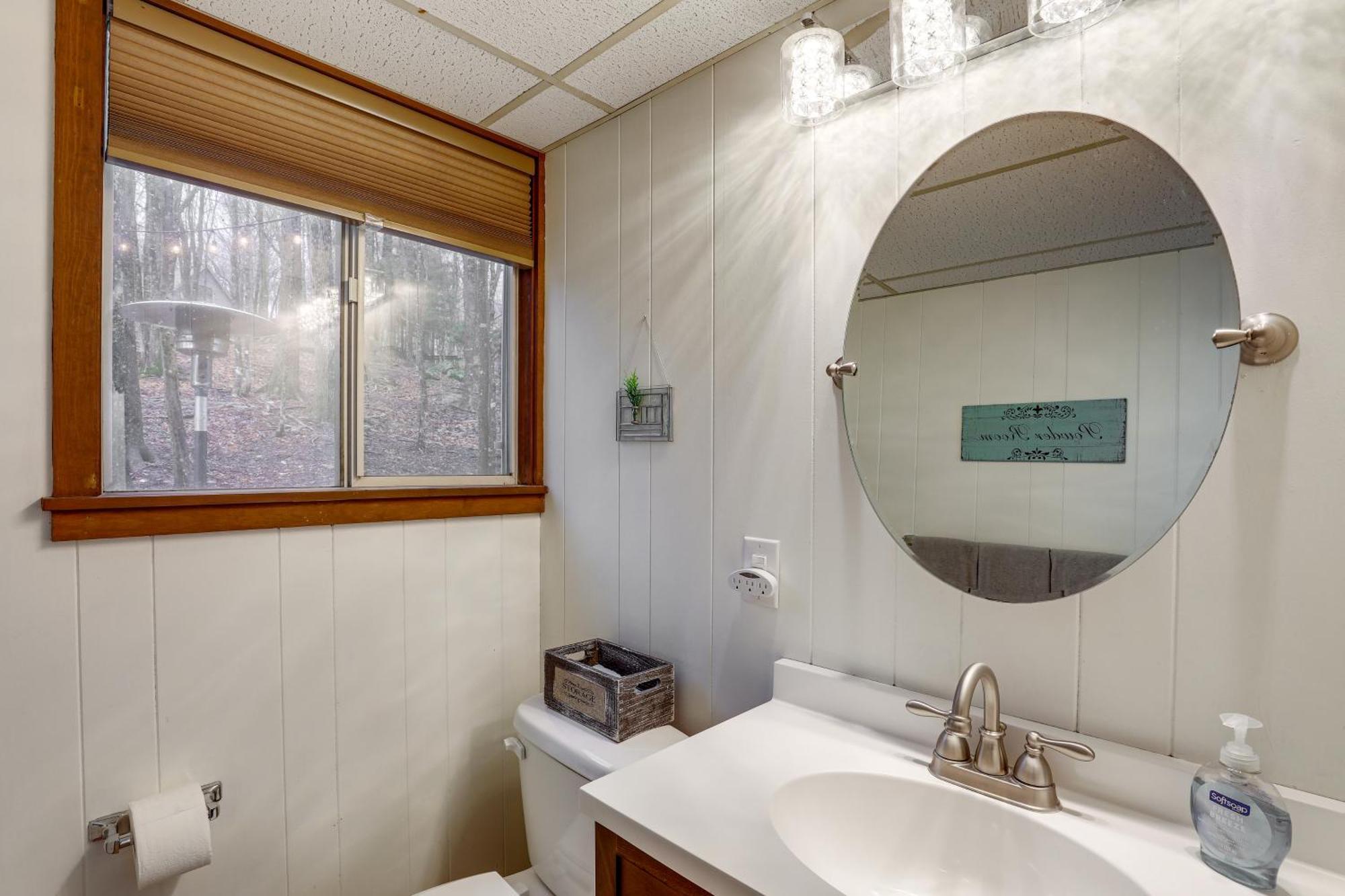 A-Frame Cabin With Hot Tub 1 Mi To Beech Mountain! Εξωτερικό φωτογραφία